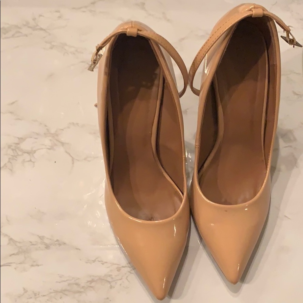 Gorgeous Pink Nude Pumps!!